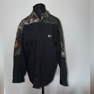 Mossy Oak Men’s XL Button Up Shirt Hunting Camo Black Pre Owned In Great Cond.